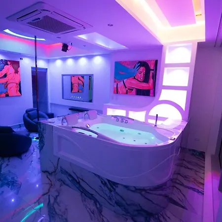 The Hot Spot Jacuzzi And Strip Pol Cartagena